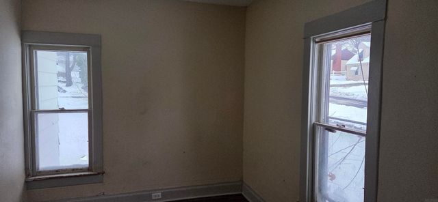 823 Glenwood Street, Waterloo, IA 50703