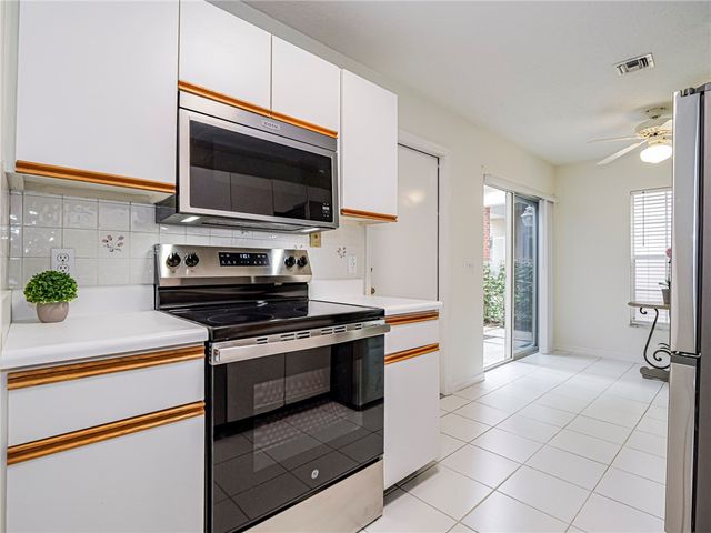 221 Park Shores Circle 221E, Vero Beach, FL 32963