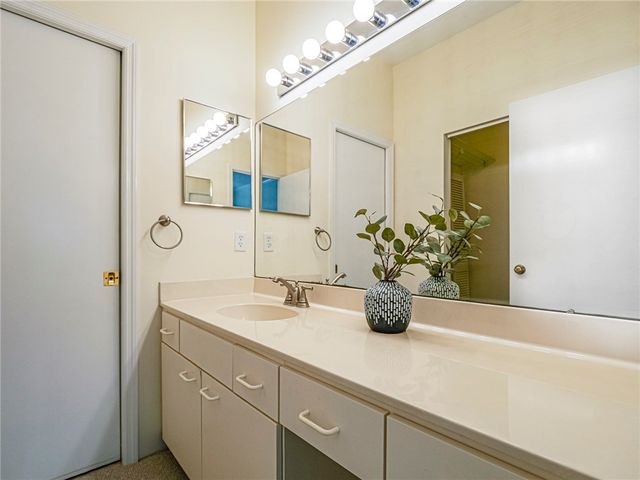 221 Park Shores Circle 221E, Vero Beach, FL 32963