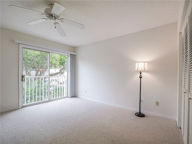 221 Park Shores Circle 221E, Vero Beach, FL 32963