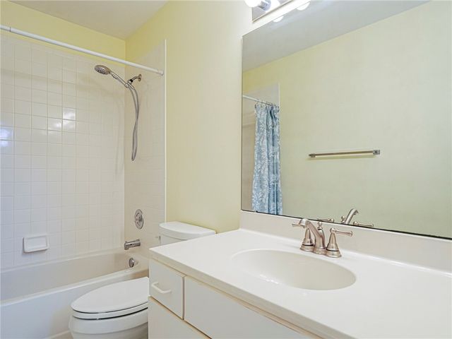 221 Park Shores Circle 221E, Vero Beach, FL 32963