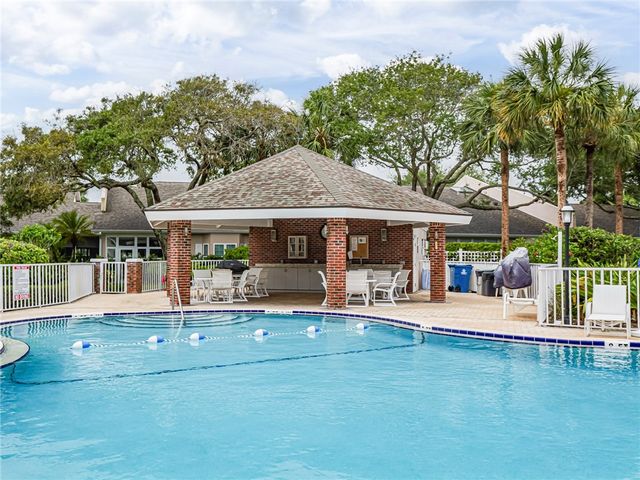 221 Park Shores Circle 221E, Vero Beach, FL 32963