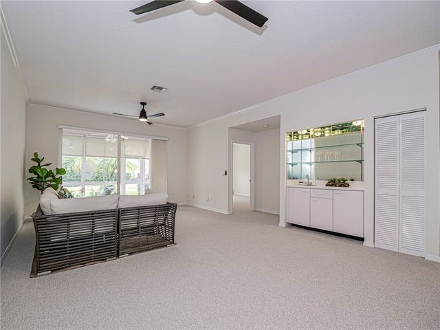 221 Park Shores Circle 221E, Vero Beach, FL 32963