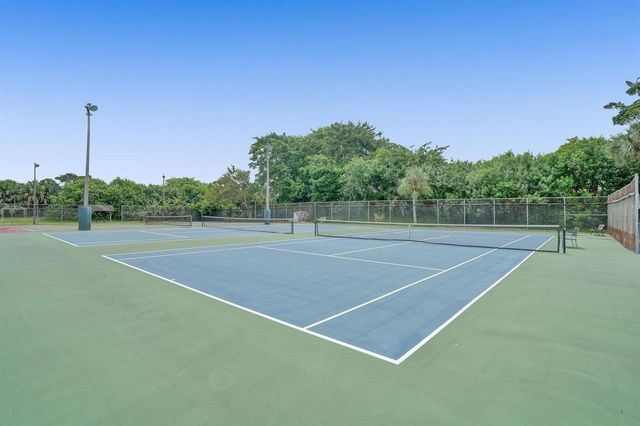 3120 Holiday Springs Boulevard 106, Margate, FL 33063