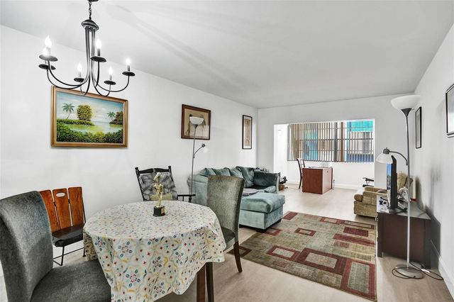 3120 Holiday Springs Boulevard 106, Margate, FL 33063