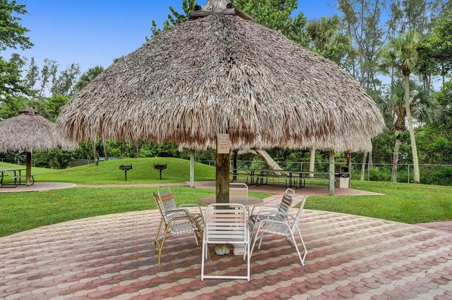 3120 Holiday Springs Boulevard 106, Margate, FL 33063