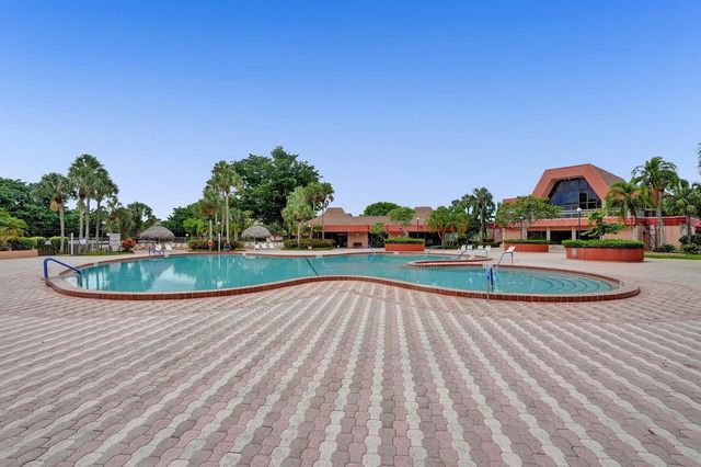 3120 Holiday Springs Boulevard 106, Margate, FL 33063