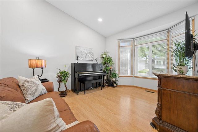 13310 Glenhaven Court, Apple Valley, MN 55124