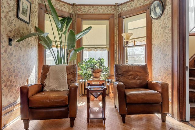 619 N Linn St., Iowa City, IA 52245