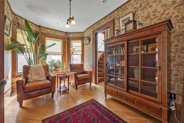 619 N Linn St., Iowa City, IA 52245