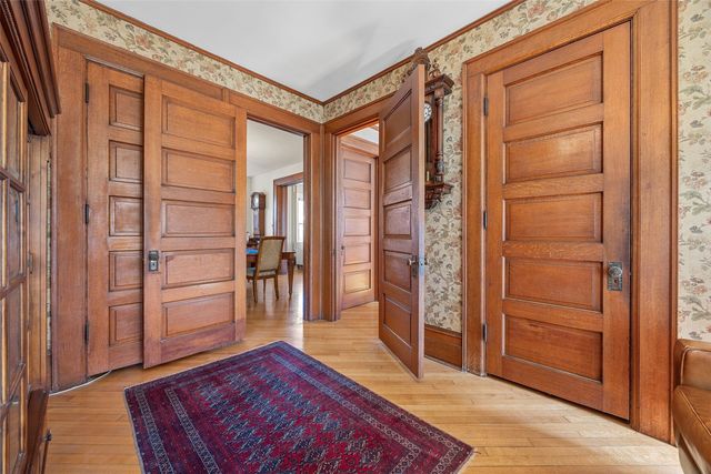 619 N Linn St., Iowa City, IA 52245