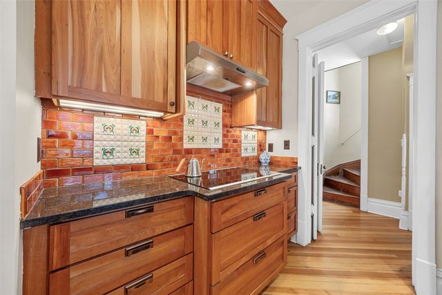 619 N Linn St., Iowa City, IA 52245