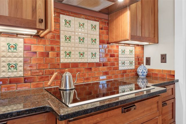 619 N Linn St., Iowa City, IA 52245