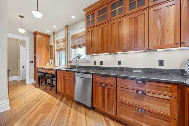 619 N Linn St., Iowa City, IA 52245