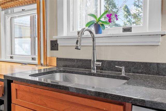 619 N Linn St., Iowa City, IA 52245