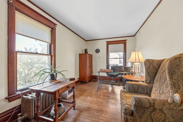 619 N Linn St., Iowa City, IA 52245