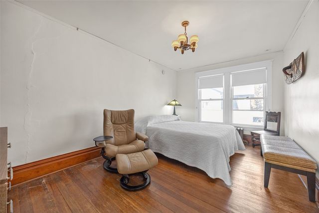 619 N Linn St., Iowa City, IA 52245