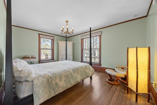 619 N Linn St., Iowa City, IA 52245