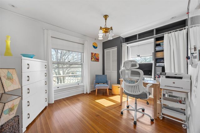 619 N Linn St., Iowa City, IA 52245