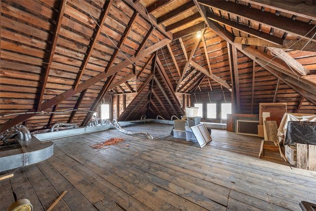 619 N Linn St., Iowa City, IA 52245