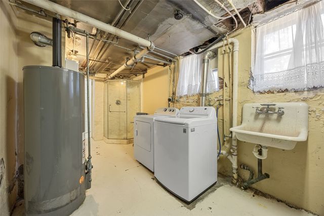 619 N Linn St., Iowa City, IA 52245