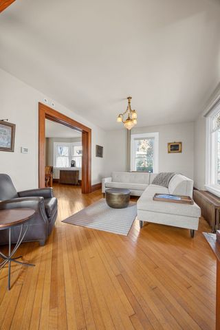 619 N Linn St., Iowa City, IA 52245