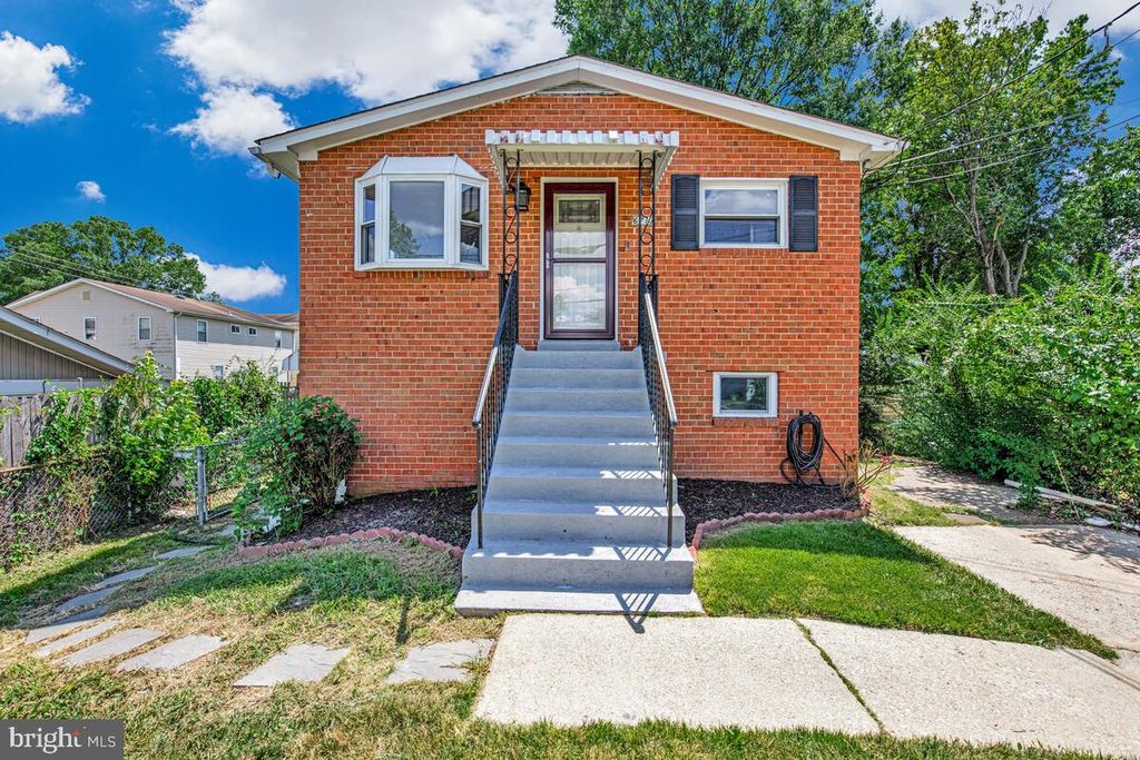 6713 ESSLOG ST, Capitol Heights, MD 20743
