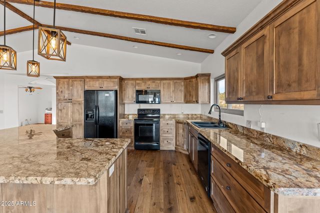 1526 W CHEROKEE Lane, Wickenburg, AZ 85390