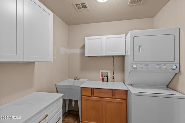 1526 W CHEROKEE Lane, Wickenburg, AZ 85390