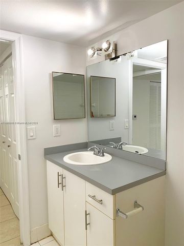 620 SW 111th Ave 104, Pembroke Pines, FL 33025