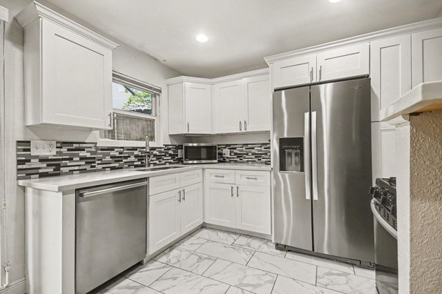 4020 Blue Bonnet Boulevard K, Houston, TX 77025