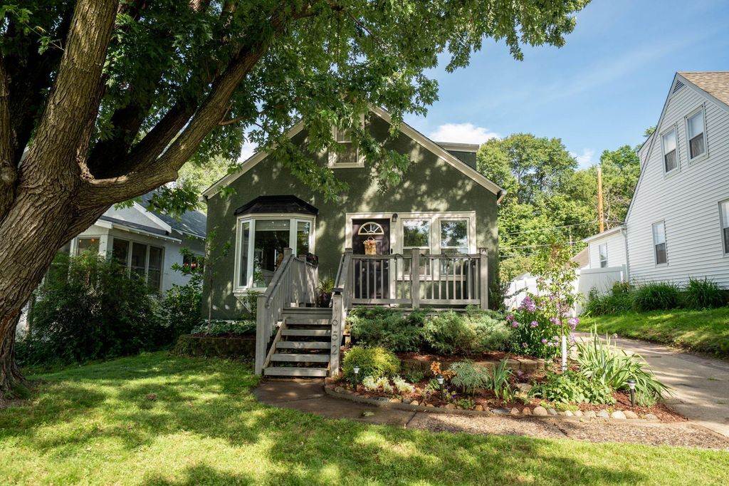 1652 Fernwood Street, Saint Paul, MN 55108