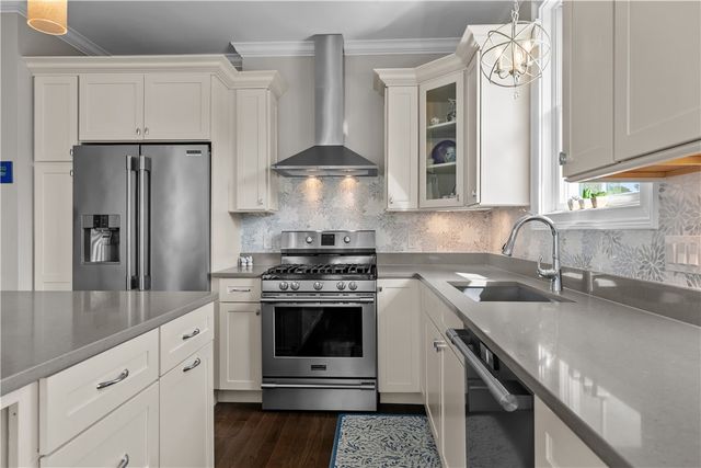 50 Kettle Point Avenue 50, East Providence, RI 02914