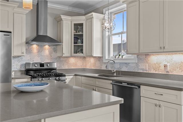 50 Kettle Point Avenue 50, East Providence, RI 02914