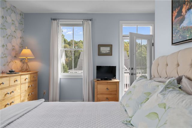 50 Kettle Point Avenue 50, East Providence, RI 02914