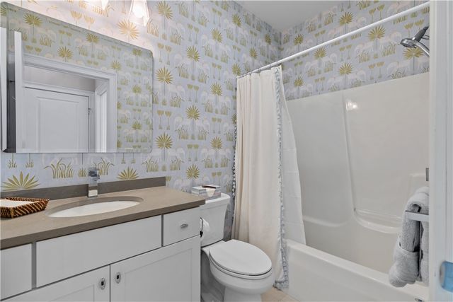 50 Kettle Point Avenue 50, East Providence, RI 02914