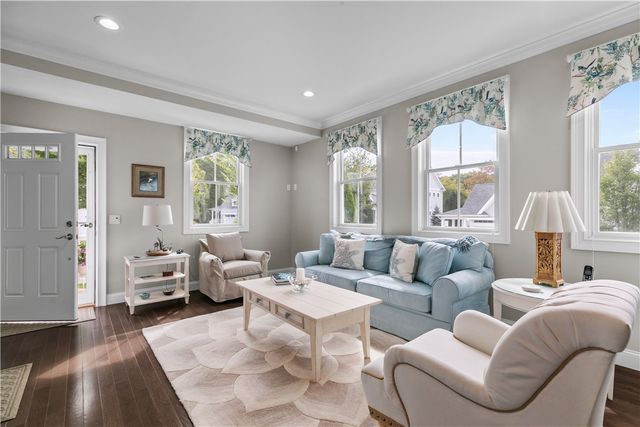 50 Kettle Point Avenue 50, East Providence, RI 02914