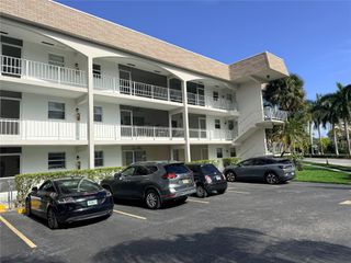 501 Blue Heron Dr 221-A, Hallandale Beach, FL 33009