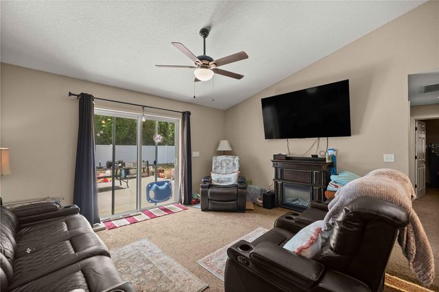 162 GUAVA TERRACE, Ocklawaha, FL 32179