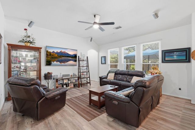 12915 Palm Leaf Court, Houston, TX 77044