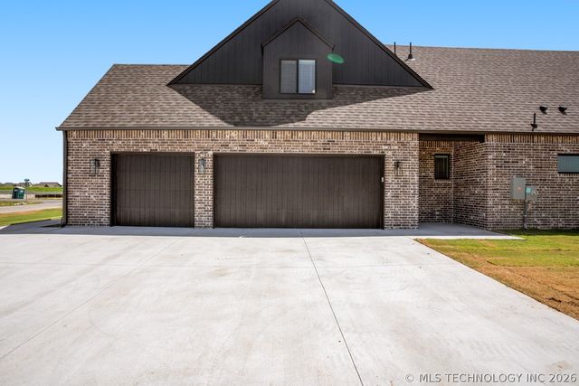 16412 S 1st East Court, Glenpool, OK 74033