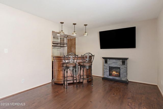 7 Colonial Court, Howell, NJ 07731