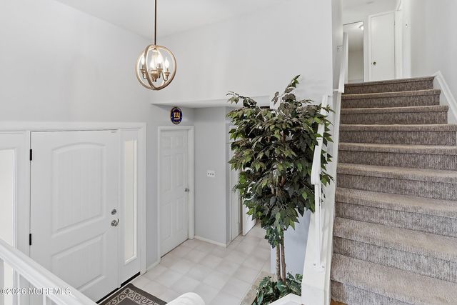 7 Colonial Court, Howell, NJ 07731