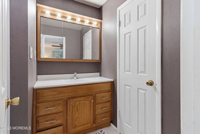 7 Colonial Court, Howell, NJ 07731