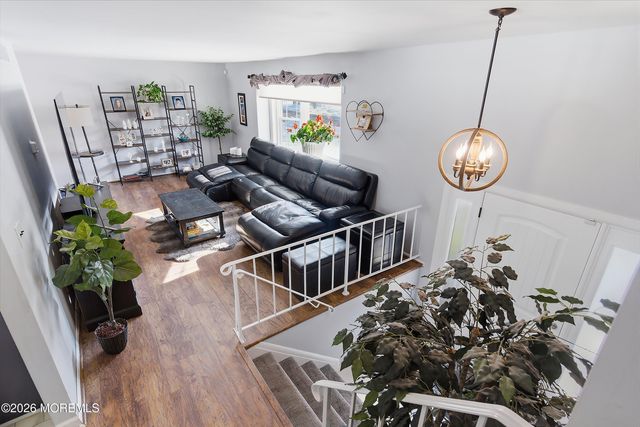 7 Colonial Court, Howell, NJ 07731