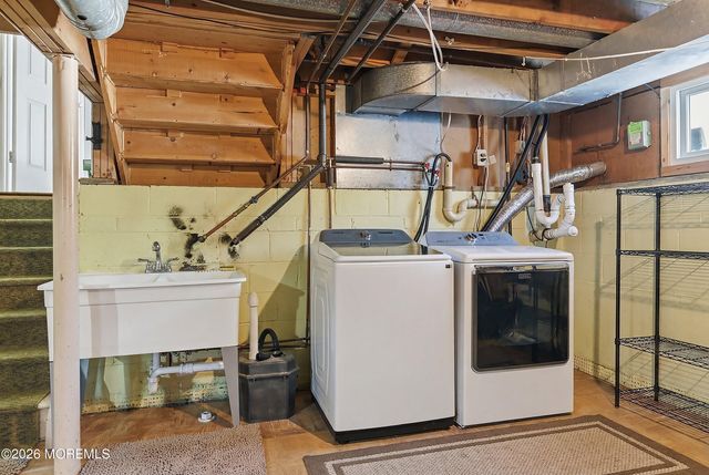 7 Colonial Court, Howell, NJ 07731