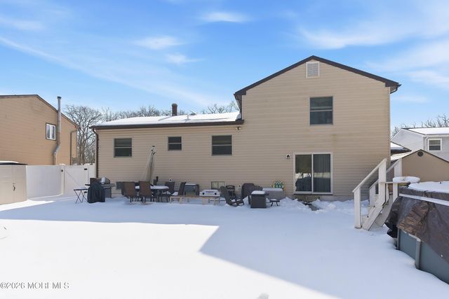 7 Colonial Court, Howell, NJ 07731