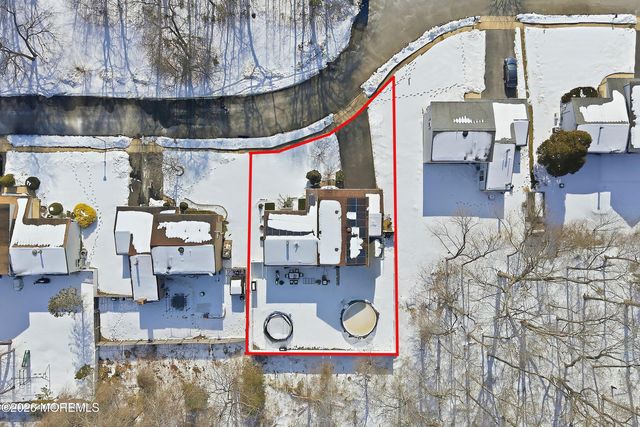 7 Colonial Court, Howell, NJ 07731