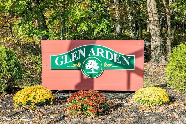 7 Colonial Court, Howell, NJ 07731