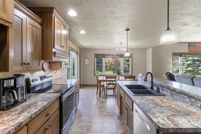 N1903 SWANEE CIRCLE, Greenville, WI 54942